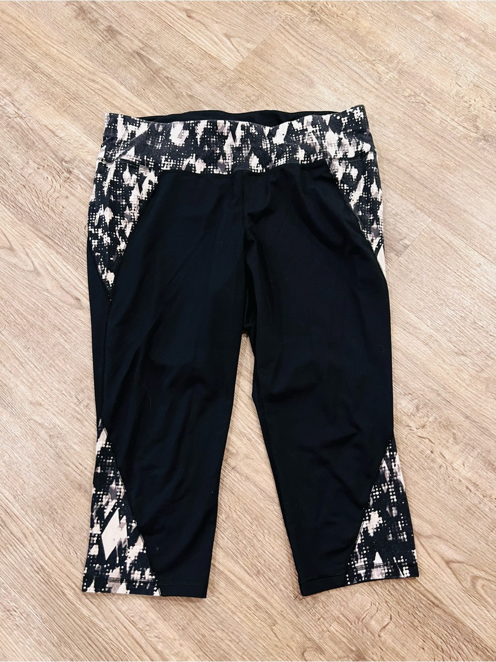 Live Active Black Capri Leggings Size 22/24